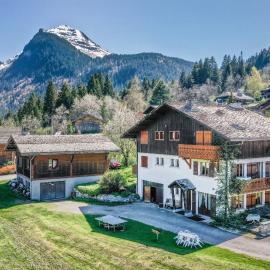 Studio Chénives - Morzine، فندق في مورزين