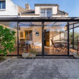 Maison proche de la mer, готель у місті Арзон