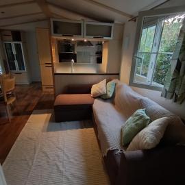Chalet paisible avec vue sur la rivière, hotel in Ascarat