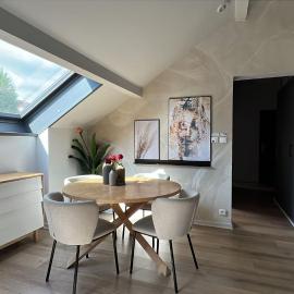 Cloud Stylish flat with jacuzzi near city center
