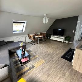 Cozy 55 M² Top Floor Apartment