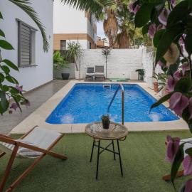 Casa Moderna con Piscina