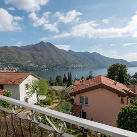 Suite panoramica in Guest House, hotel a Moltrasio