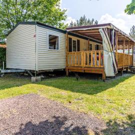 Mobilehome au bord de l'eau, hotel en Gastes