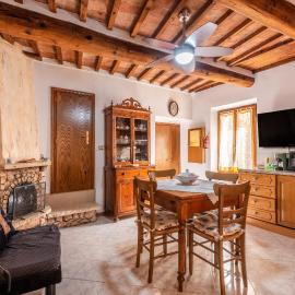 Sotto gli archi, hotel in Paganico