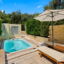 Doliva Studio 3 with private pool
