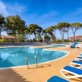Maison - Residence avec piscine, hôtel à Calvisson