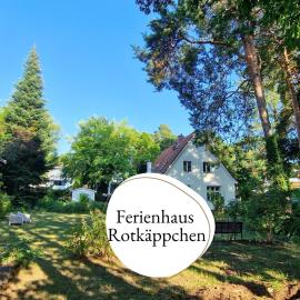 Ferienhaus Rotkäppchen mit großem Garten bei Berlin, Hotel in Kleinmachnow