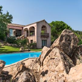 Villa Fiorita, Hotel in Is Molas 