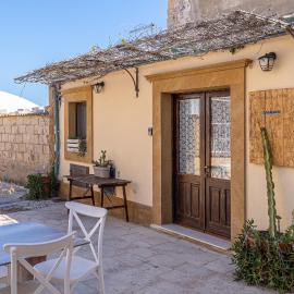 Casamari nel centro di Marzamemi