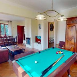 Grande Maison Familiale - Cheminée, Billard & Parc Privé, hotel u gradu 'La Walck'