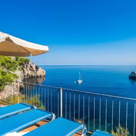 Cala Deia, hotell i Deia