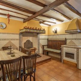 Casa Rural Abuelo Luis, готель у місті Báguena