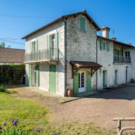 Au Grand Mur, Hotel in Neuvic
