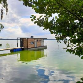Hausboot Am See