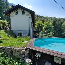 Casale La Selva Cottege grande, hotel in Piano Porlezza