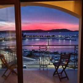 Pylos before midnight