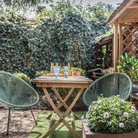 Modernes Landapartment