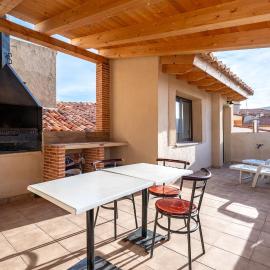 Sierra De Majalinos, hotel u gradu 'Ejulve'