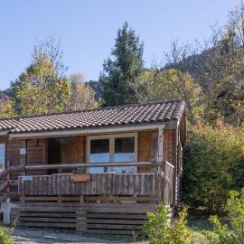 Chalet montana 5 - 4 personnes, hotell i Roquefeuil