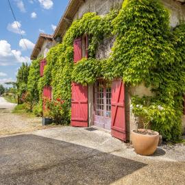 Bel en rouge, hotell i Arveyres