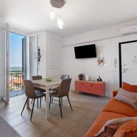 Diamond House Holiday