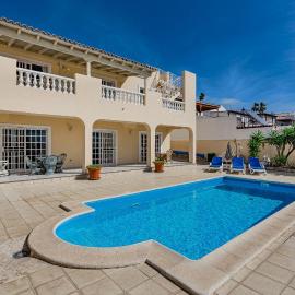Villa el Yuka , heated pool