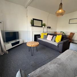 Central location location, hotel in Hollington
