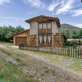 El Niu, hotel a Montagut