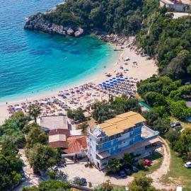 Alex bar apartments, Hotel in Parga