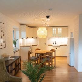 Chiemsee Schwanenloft – hotel w mieście Seeon-Seebruck