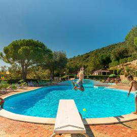 Villaggio Colombo V5, hotel in Marina di Andora