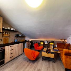 Nice and cozy apprtment in Murazzano with panoramic view, hotel din Murazzano