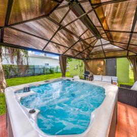Miami Tree House Renovated Beach Jacuzzi