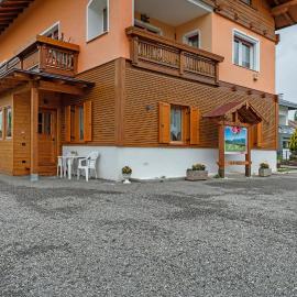 Residence Rosa Maria, hotel a Romeno