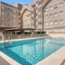 Apartamento en playa de Daimús: Daimuz'da bir otel