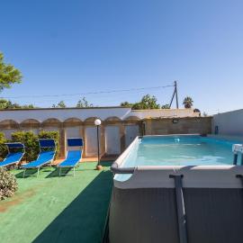 Blue House in Villa Con Piscina