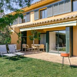 Family villa in Torremirona Resort