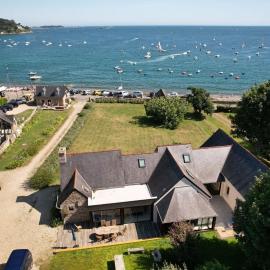 Maison Chevoir pieds dans l'eau, hotel in Ploubazlanec