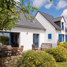 Maison aux volets bleus - vue mer