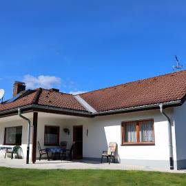 Haus Titisee โรงแรมในโลฟฟิงเกน
