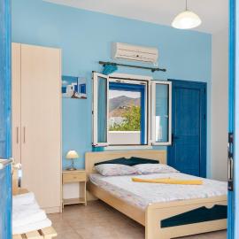 Studios Ninemia Serifos 2, hotel in Livadi