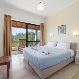 Alexandra Apartment 13
