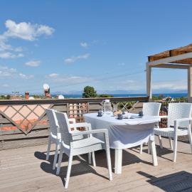 Beach Family Villa in Artemida