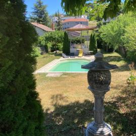 Le Kiosque de Compostelle、Espaly-Saint-Marcelのホテル