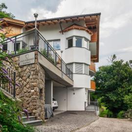 Haus Pferscher, hotel a Barbiano