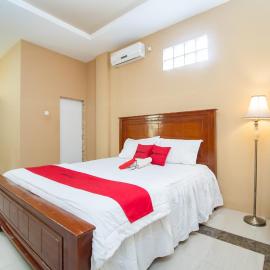 RedDoorz Syariah @ Jalan Gajah Mada Meulaboh, hotell i Meulaboh