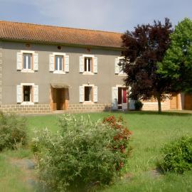 Maison Au Calme, хотел в Féneyrols