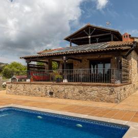 Sierra Norte Madrid – hotel w mieście El Berrueco