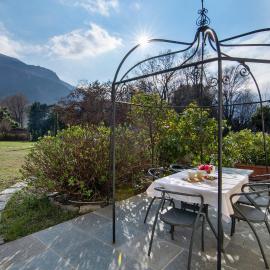 Il nido del lago, Hotel in Carriola